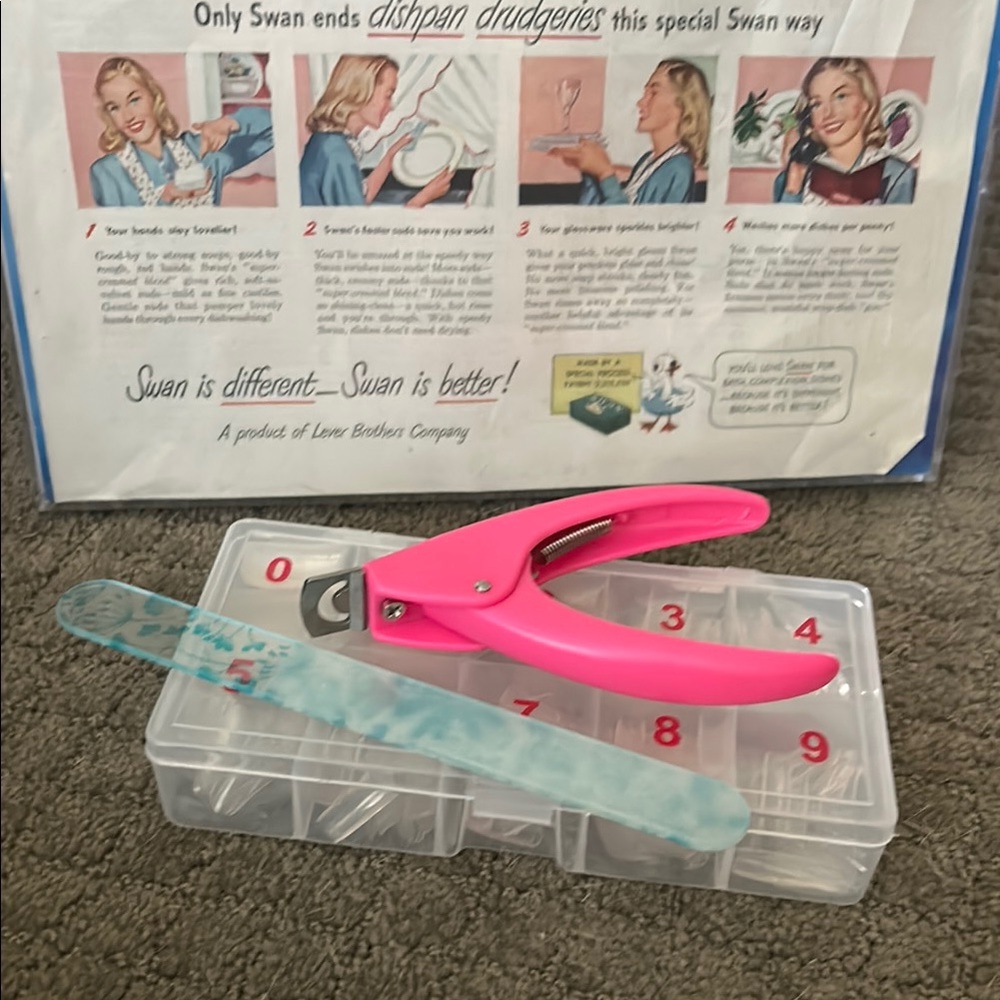 Clear press-on nails, Pink Nail Clipper & Blue Glass File - Picture 2 of 3
